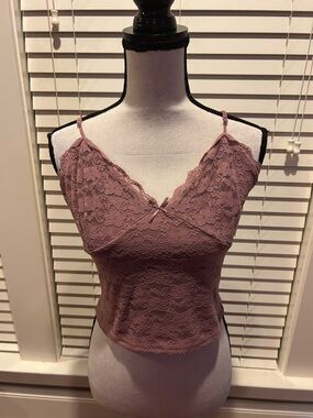 Justify Lace Cami Crop Top in Dusty Mauve